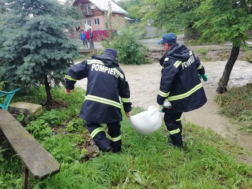Cod galben de inundații pe râurile Suceava și Moldova până luni dimineață