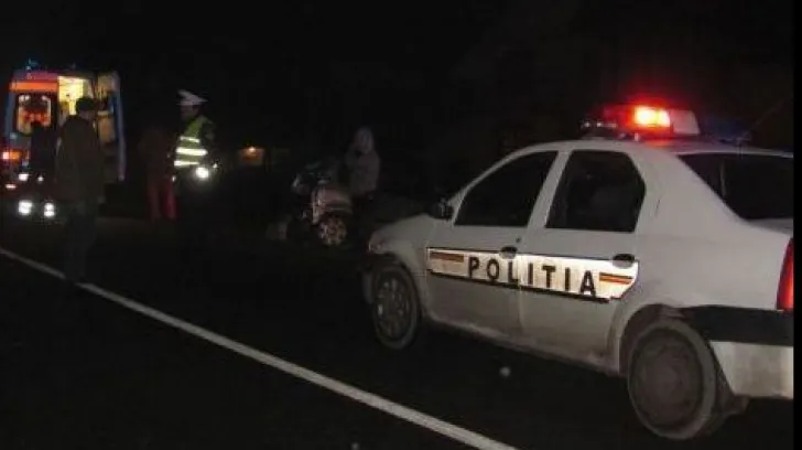 Un șofer s-a urcat beat la volan și s-a răsturnat cu mașina