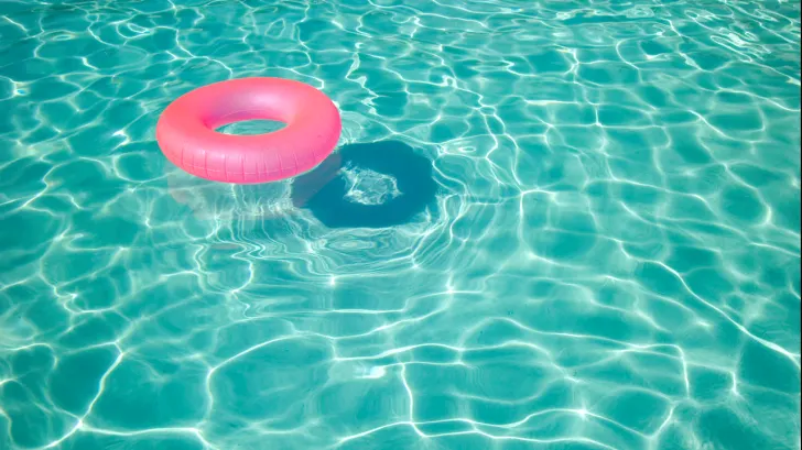 Copil de cinci ani din Vaslui, rănit la o piscină din Cacica