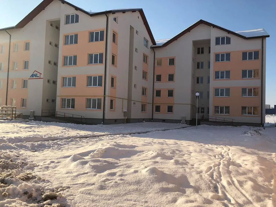 Cheile de la 89 de locuințe ANL au fost predate tinerilor beneficiari FOTO