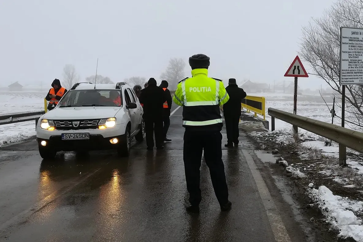 A fost redeschis podul rupt de inundații din Milișăuți