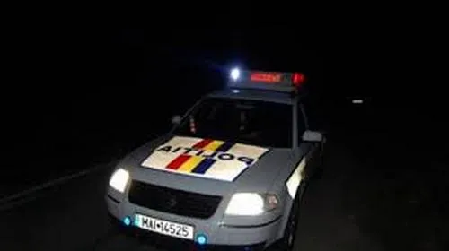 Un șofer s-a izbit cu mașina de un parapet de beton