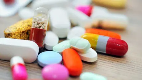 O femeie din Crucea a încercat să se sinucidă cu medicamente și alcool