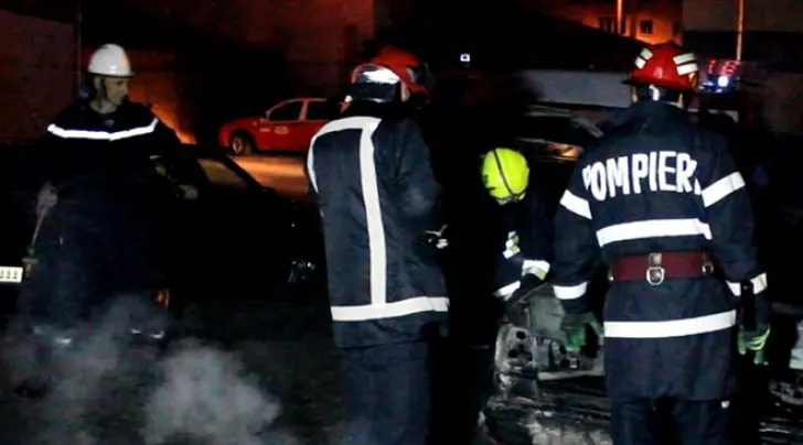 Un sucevean a scos mașina din service, iar după câteva ore aceasta a luat foc