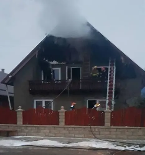 Incendiu cu pagube de 60.000 de lei produs la Maneuți FOTO