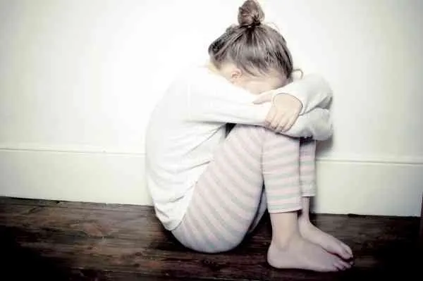 Individ trimis în judecată după ce a violat timp de cinci ani o minoră