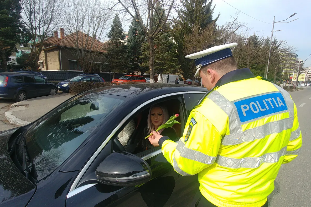 Acțiuni pentru prevenirea delicvenței juvenile în școli FOTO