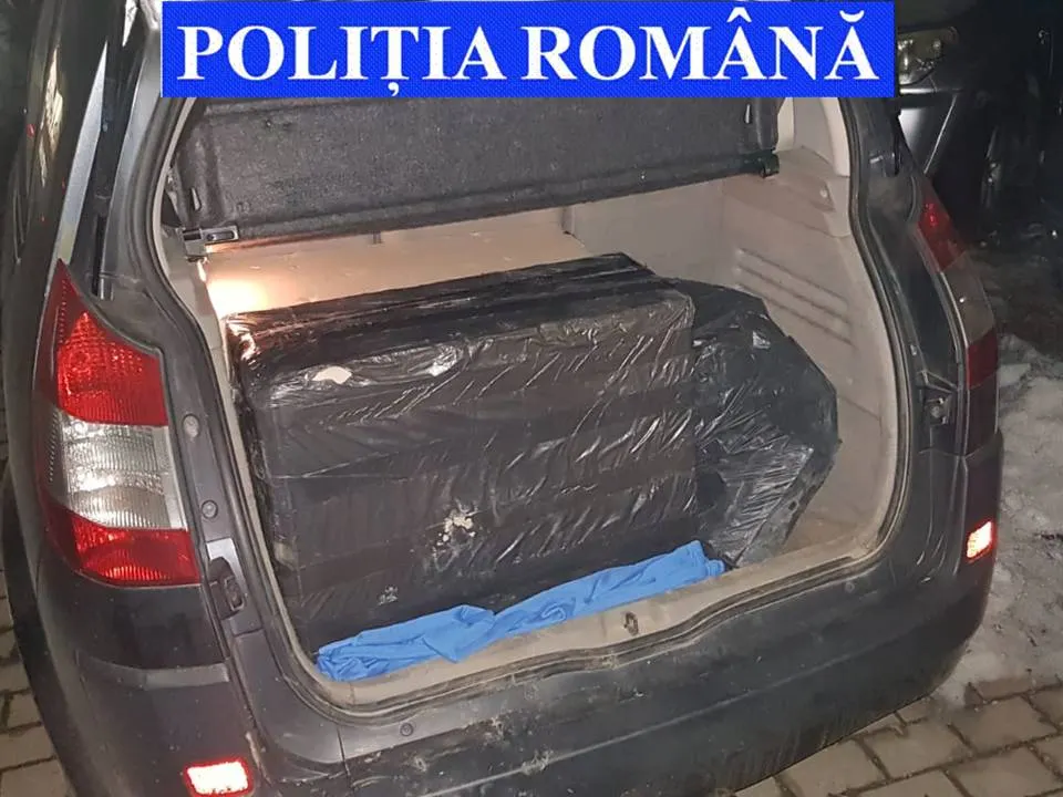 Reținut după ce a fost prins în trafic cu țigări în valoare de aproximativ 22.000 lei FOTO