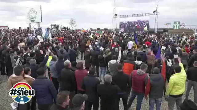 VIDEO Prezență numeroasă la inaugurarea primului metru de autostradă din Moldova