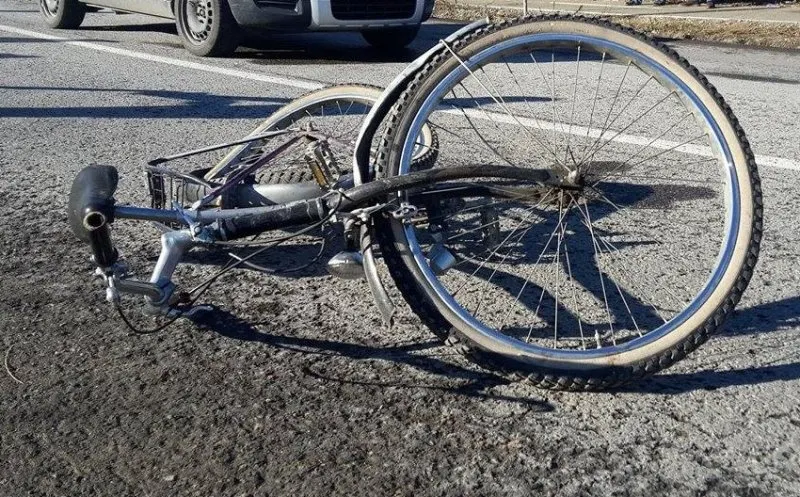 Un bărbat din Frasin și-a pierdut viața după ce a căzut cu bicicleta