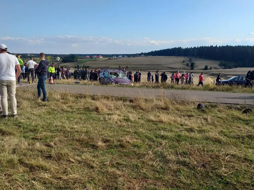 Accident rutier grav produs de un tânăr de 17 ani. O femeie și-a pierdut viața FOTO