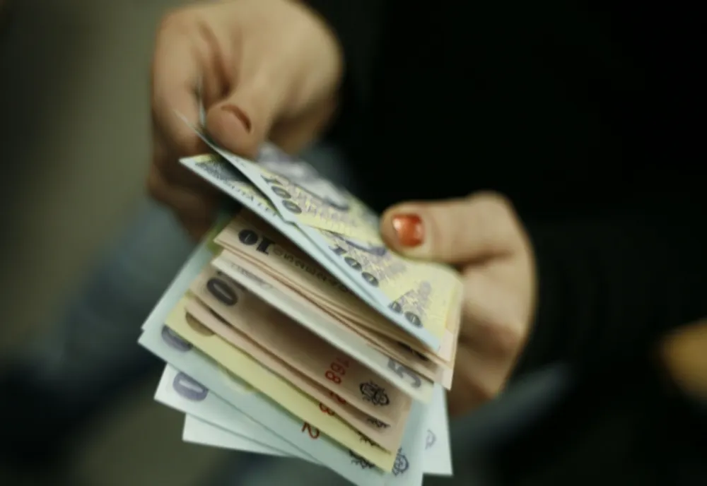 Atenție la înșelăciunile la schimbul valutar