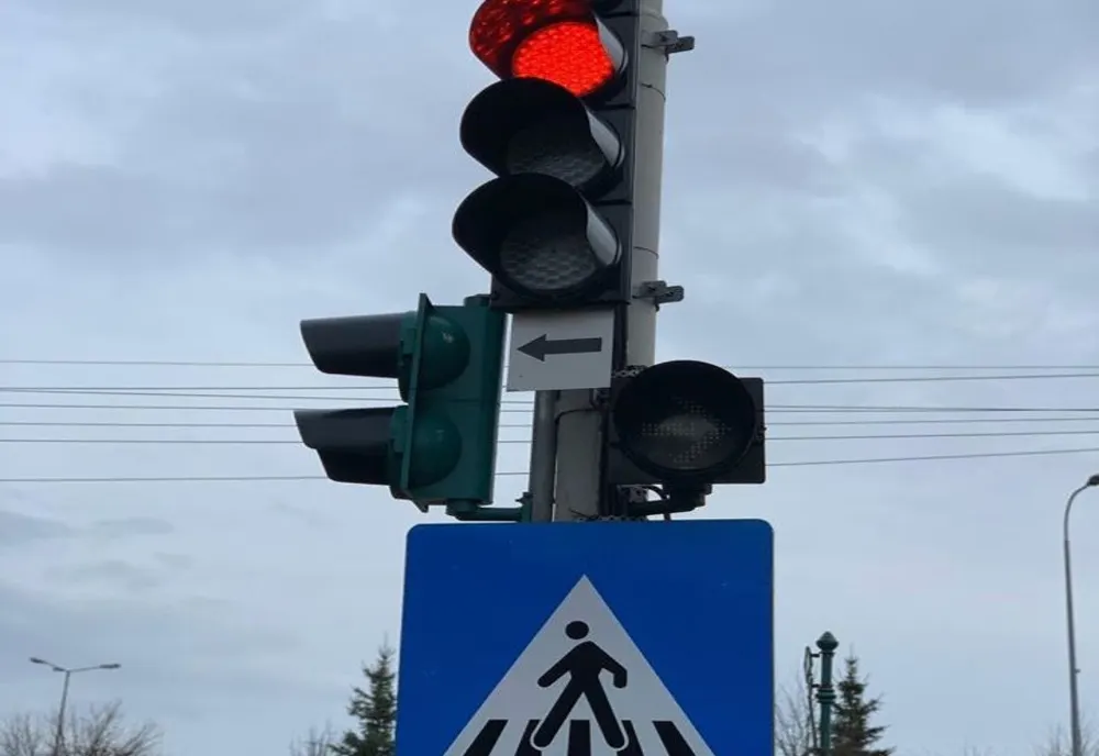 Trecerile de pietoni de pe arterele principale din municipiul Suceava vor fi luminate cu LED