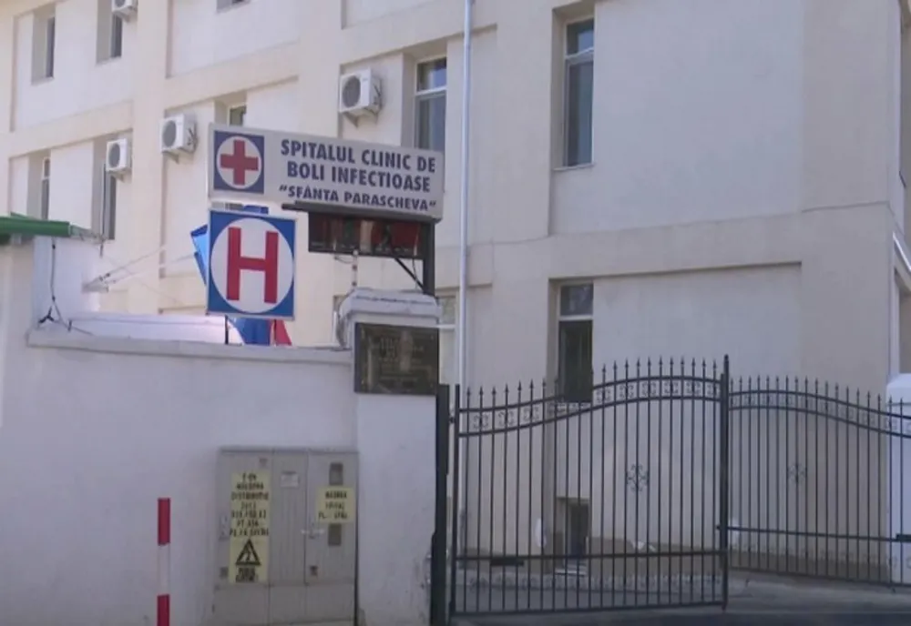 Toți cei șapte medici suceveni, internați la Iași, s-au vindecat de coronavirus și au plecat acasă