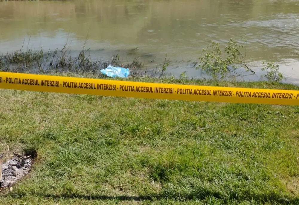 Un bărbat dat dispărut a fost găsit mort în albia râului Siret