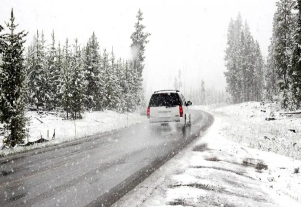 Informare meteo de ninsori, vânt și polei