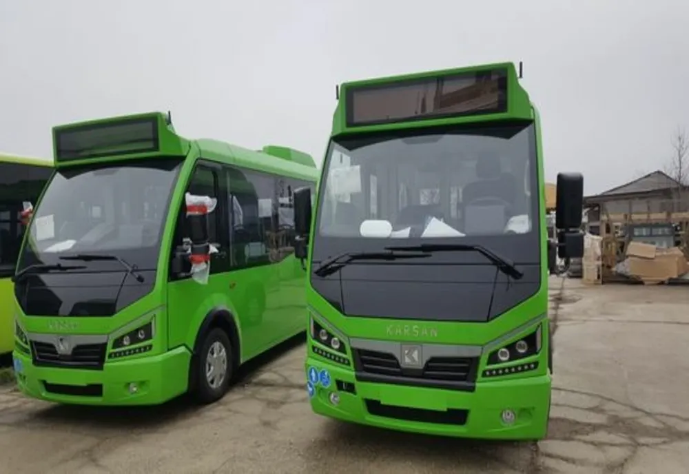Parcul de transport al municipalității a crescut cu încă șapte autobuze electrice mici