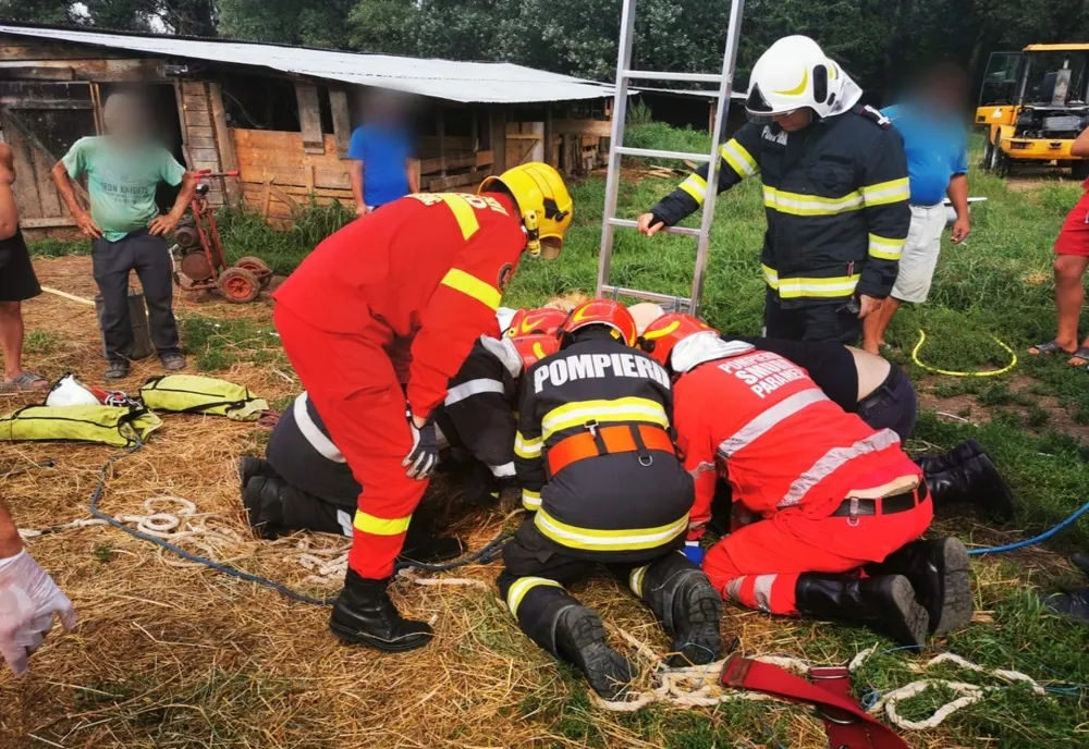 Un bărbat a murit după ce s-a intoxicat cu monoxid de carbon, în timp ce curăța o fântână 