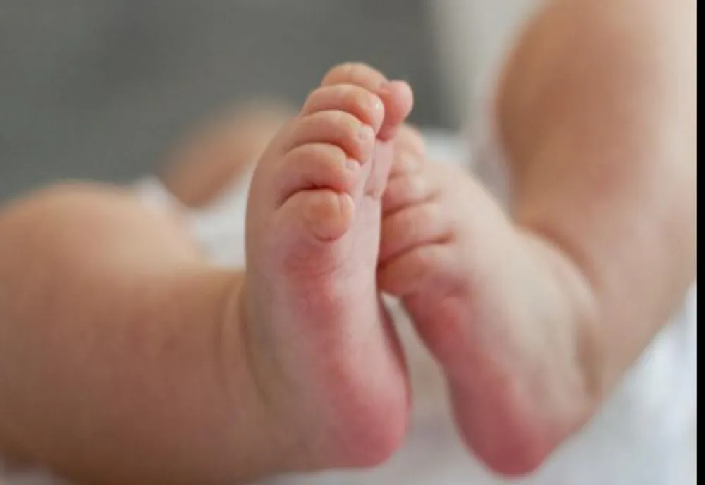Cazuri multiple de bebeluși infectați cu Covid 19