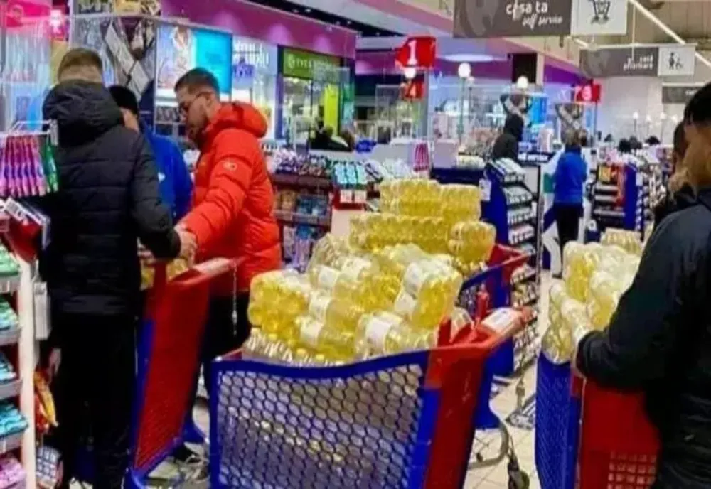 „ISTERIA uleiului”, explicată de ministrul Adrian Chesnoiu: România deține suficiente stocuri. Nu depindem de Ucraina și Rusia