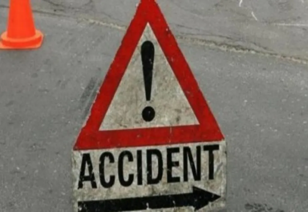 Tamponare frontală pe un drum național între două autoturisme