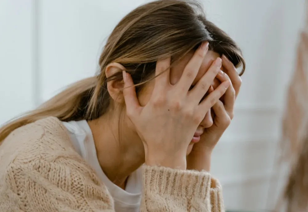 SPECIALIȘTII TRAG SEMNALUL DE ALARMĂ: TINERII SE CONFRUNTĂ CU O CRIZĂ A SĂNĂTĂȚII MENTALE