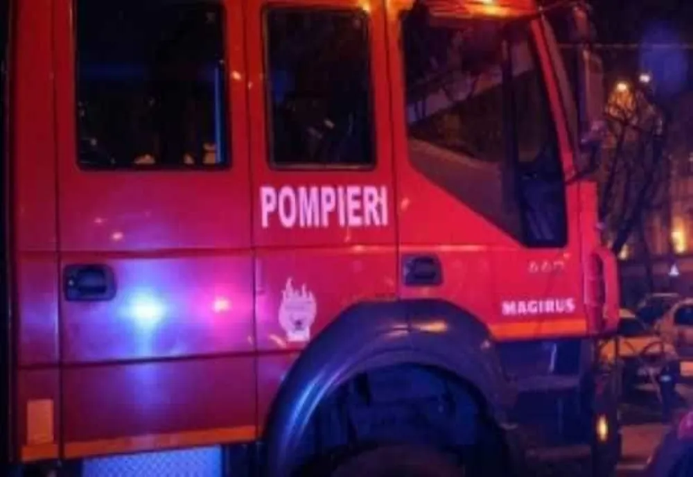INCENDIU LA LOCOMOTIVA UNUI TREN DE CĂLĂTORI PE RUTA SUCEAVA - BOTOȘANI