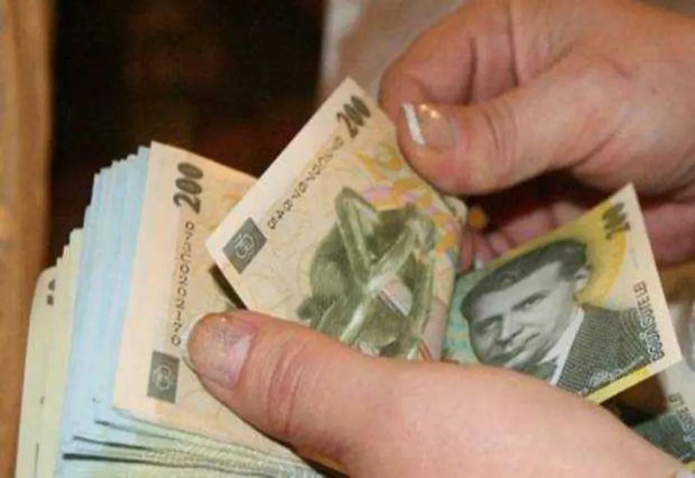 NOI DEZVĂLUIRI DESPRE INDEMNIZAȚIILE DE LUX DE LA STAT. AUSTERITATEA ÎI LOVEȘTE DOAR PE ROMÂNII DE RÂND