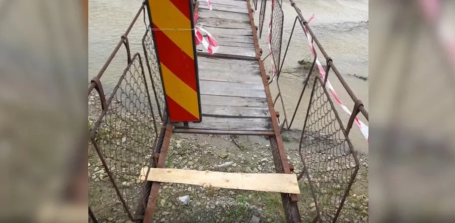 Adolescent mort în Suceava după ce a căzut cu bicicleta în râu