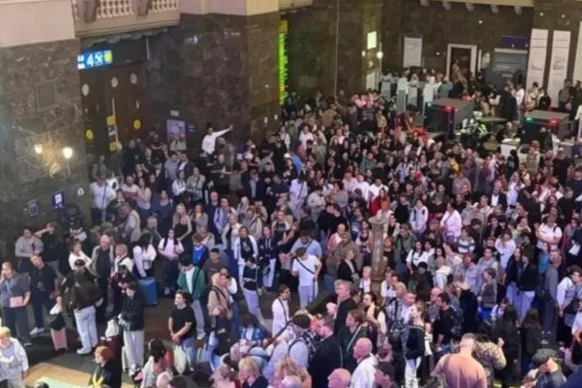 Noapte de foc la Kiev. Rușii au lansat un atac masiv asupra capitalei Ucrainei. Oamenii s-au refugiat în metrou