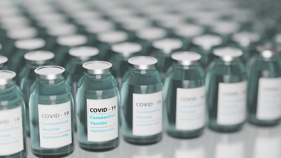Scandalul vaccinurilor Covid. Alexandru Rafila: „Domnul Voiculescu, știind că are depozitele pline, a mai cumpărat încă vreo 5-6 milioane de doze”