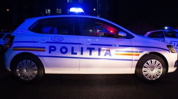 Urmărit de polițiști, un șofer beat s-a izbit cu mașina într-un gard