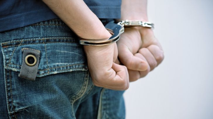 Tânăr arestat la solicitarea procurorilor italieni pentru un viol din 2009