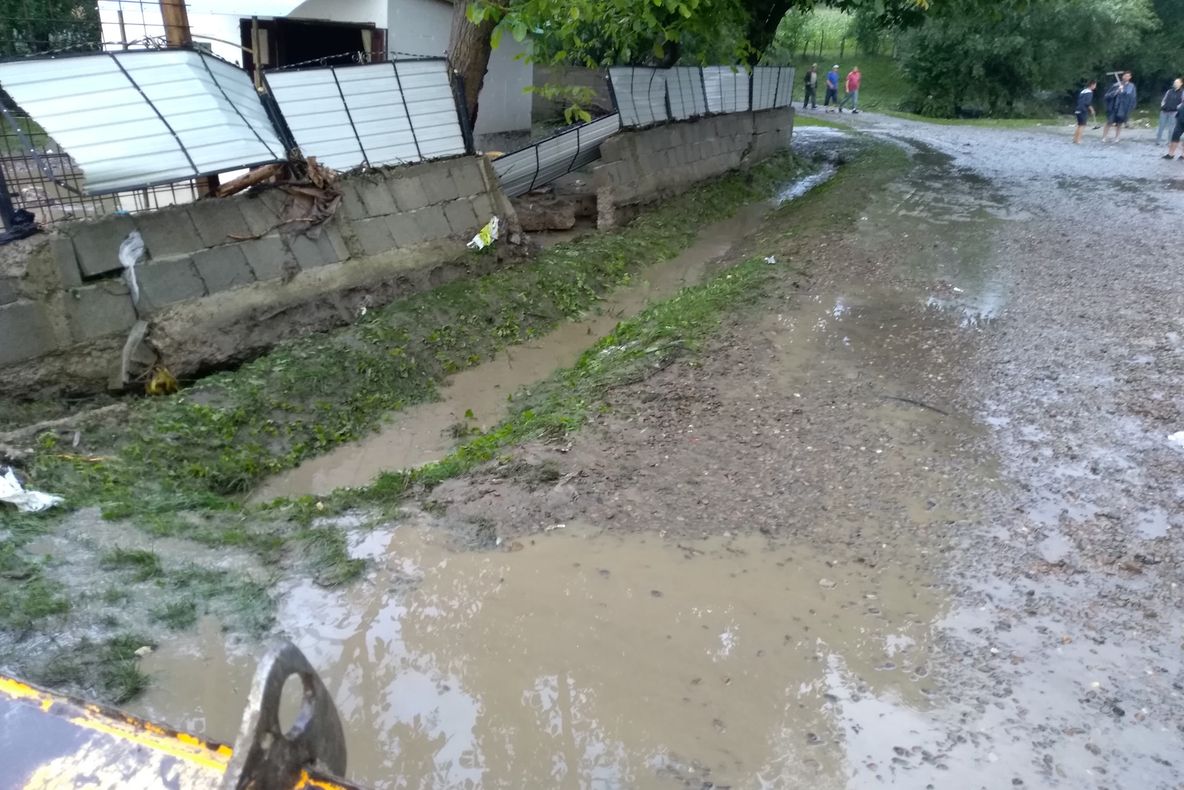 FOTO VIDEO Grindina și inundațiile au făcut ravagii sâmbătă seară în Suceava