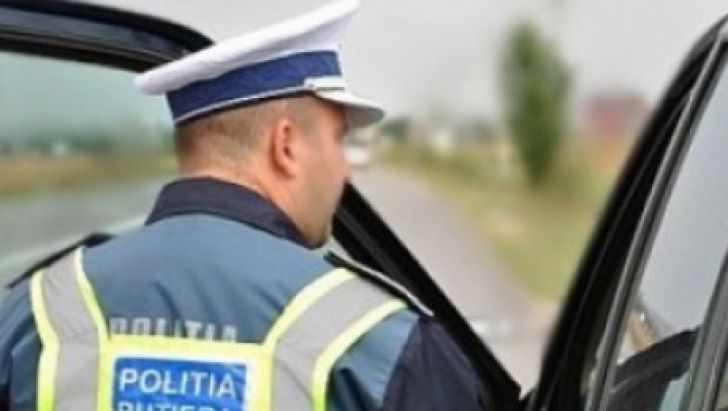 Zece pietoni au fost amendați pentru că au traversat neregulamentar