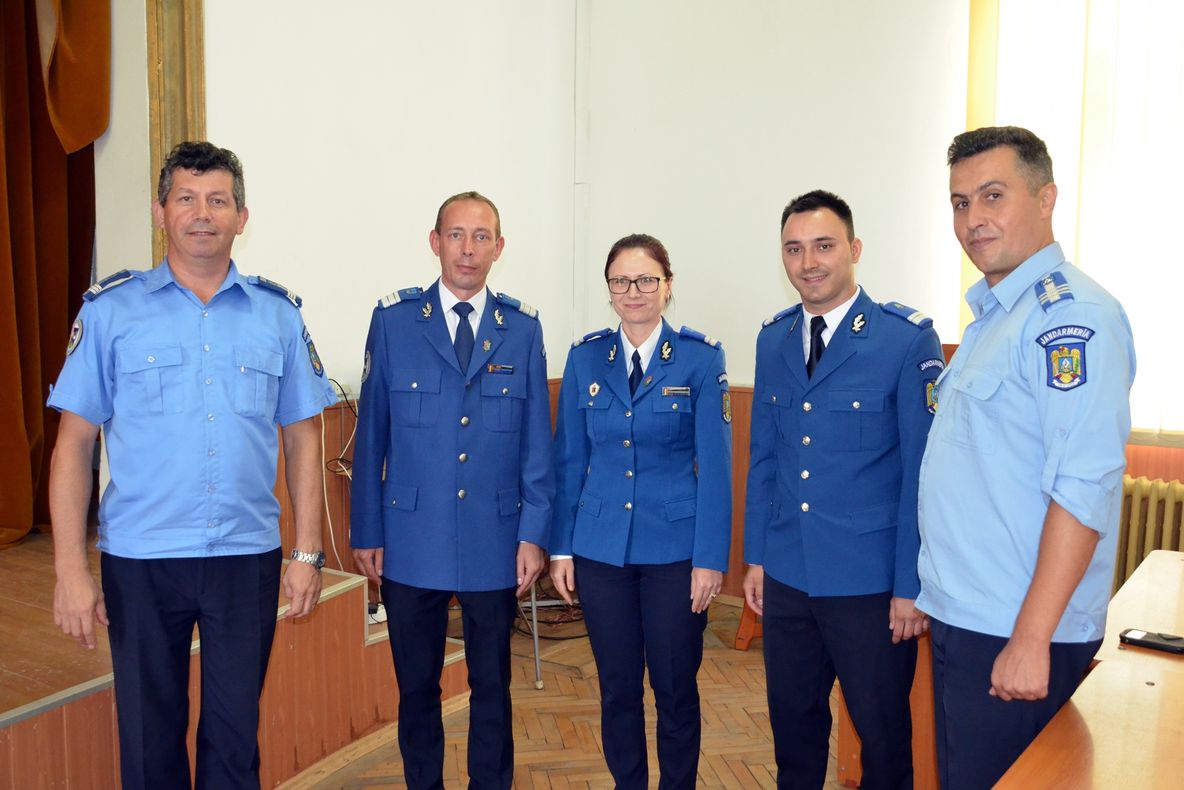 Nouă ofiţeri și subofițeri ai Școlii de Jandarmi Fălticeni au fost avansaţi în grad