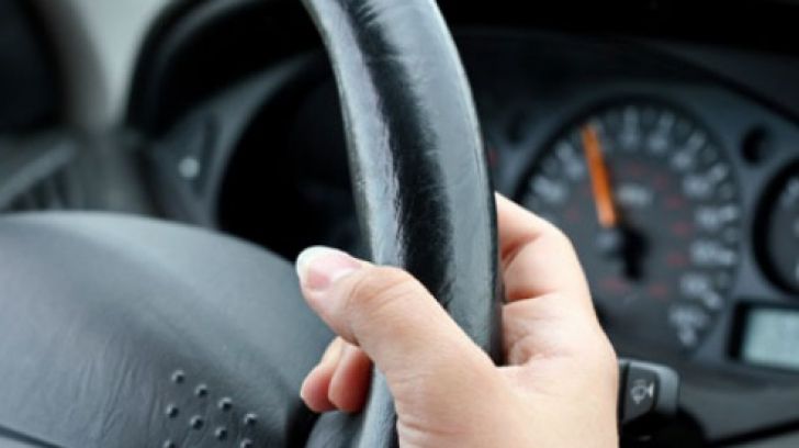 Beat, fără permis, la volanul unui autoturism neînmatriculat