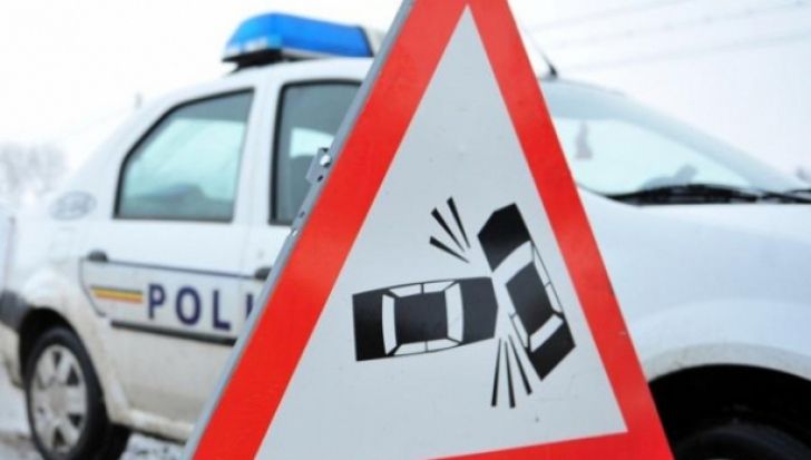 Coliziune între trei vehicule la Gura Humorului. Trei persoane au fost rănite