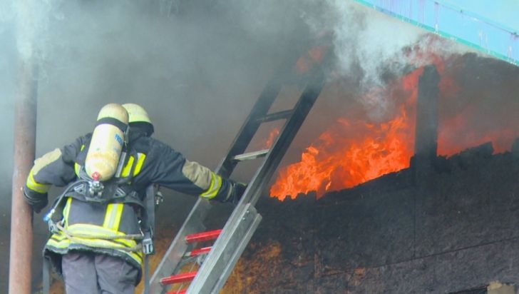Incendiu la o casă de vacanță din Poiana Stampei