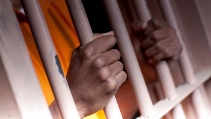 Un bărbat condamnat la închisoare pentru violență în familie, prins și încarcerat în Penitenciarul Botoșani