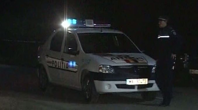 Un tânăr fără permis a fost prins de polițiști în timp ce mergea cu mașina pe contrasens