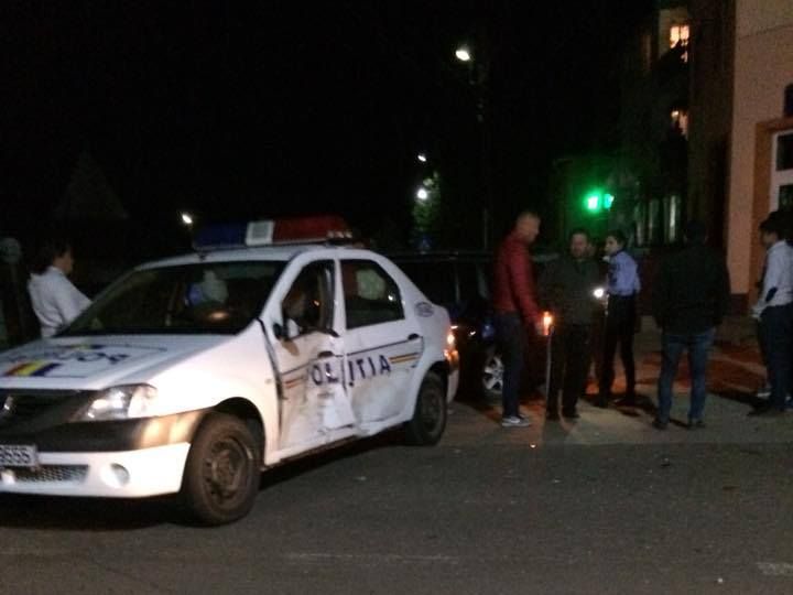 Mașină de poliție, implicată într-un accident rutier pe raza localității Satu Mare FOTO