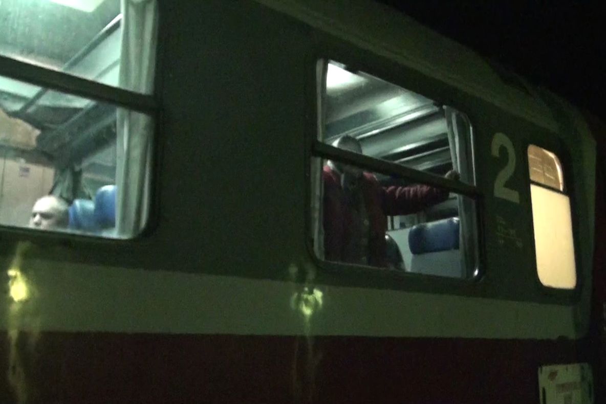 Panică printre călători și întârzieri de zeci de minute după alerta falsă cu bomba din tren VIDEO