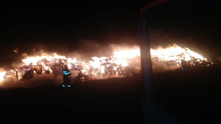 O țigară aprinsă aruncată la întâmplare a provocat un incendiu de proporții într-o gospodărie din Grănicești