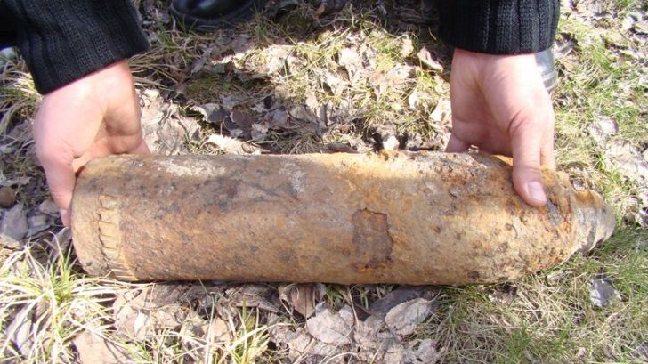 Proiectil exploziv, găsit într-o gospodărie din Satu Mare
