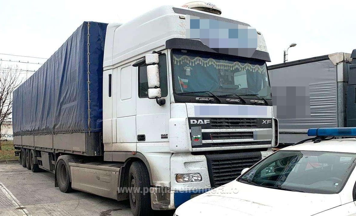 TIR căutat de autoritățile italiene, descoperit în P.T.F. Siret FOTO