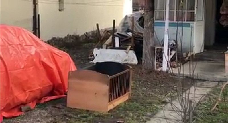 Un bebeluș a murit ars de viu la Vatra Dornei, de la jarul pus în pătuț de fratele de doi ani
