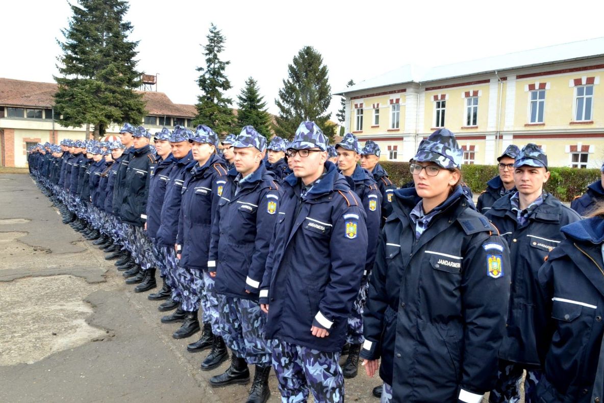 FOTO Școala de Jandarmi Fălticeni a început noul an școlar