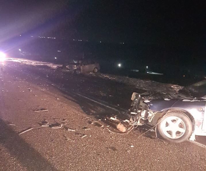 Accident cu trei victime după ce un șofer a pătruns cu mașina pe contrasens FOTO