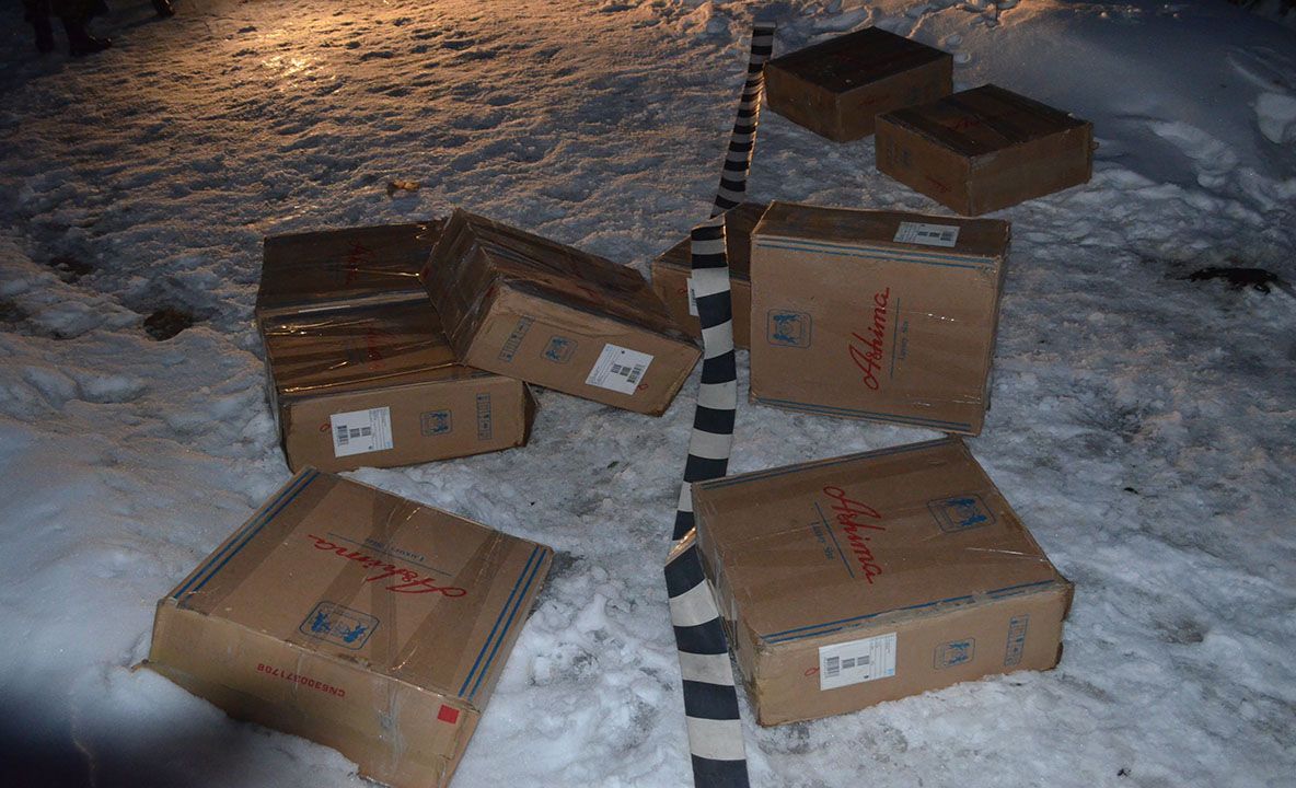 Țigări de contrabandă de peste 52.000 de lei abandonate la Brodina FOTO